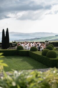 Bianca & William Chic Welcome Party Villa La Foce by Moretti Events Exclusive Destination Wedding Planner Italy-3